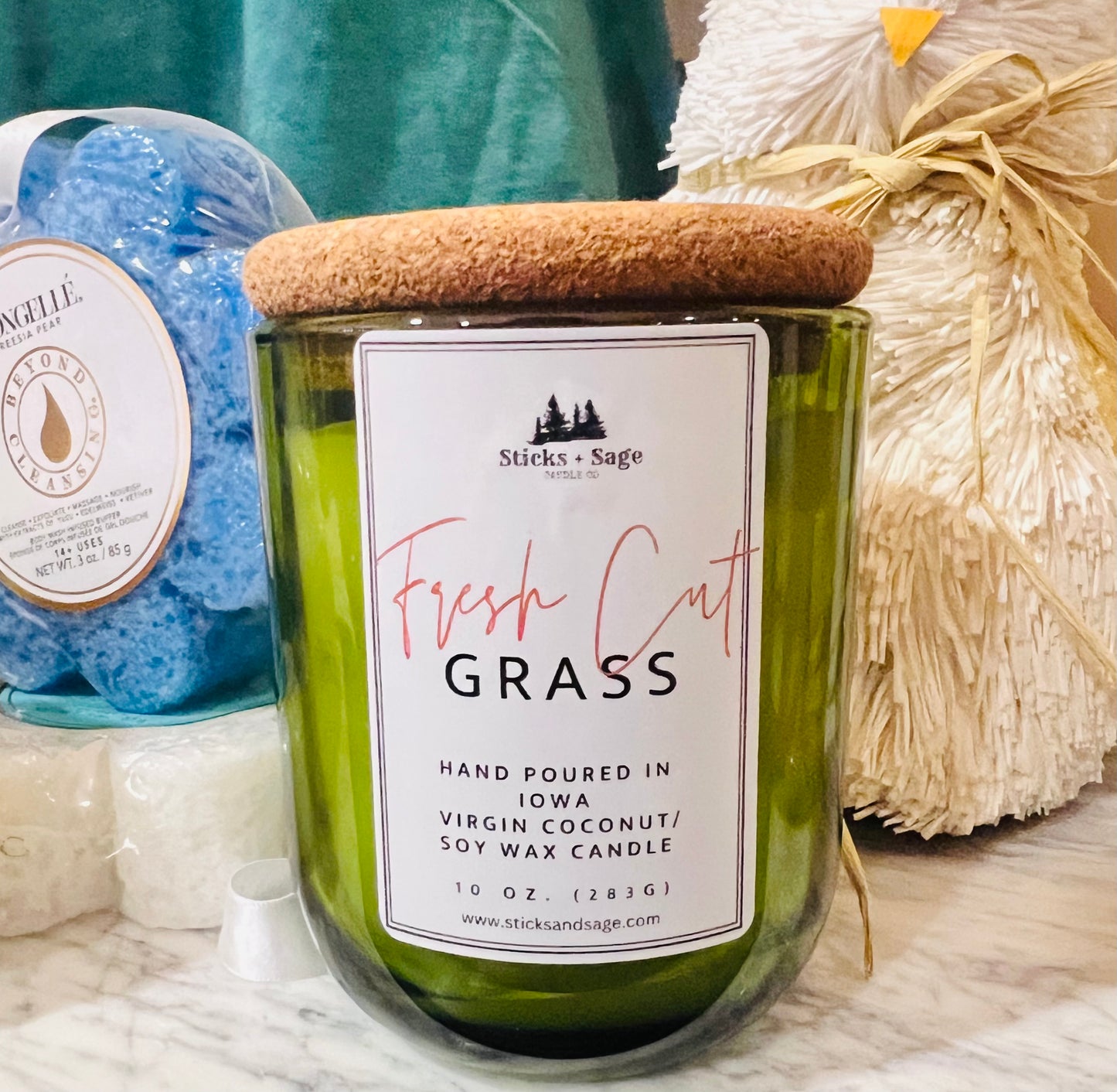 10oz Wood Wick Coconut/Soy Wax Candle-Fresh Cut Grass